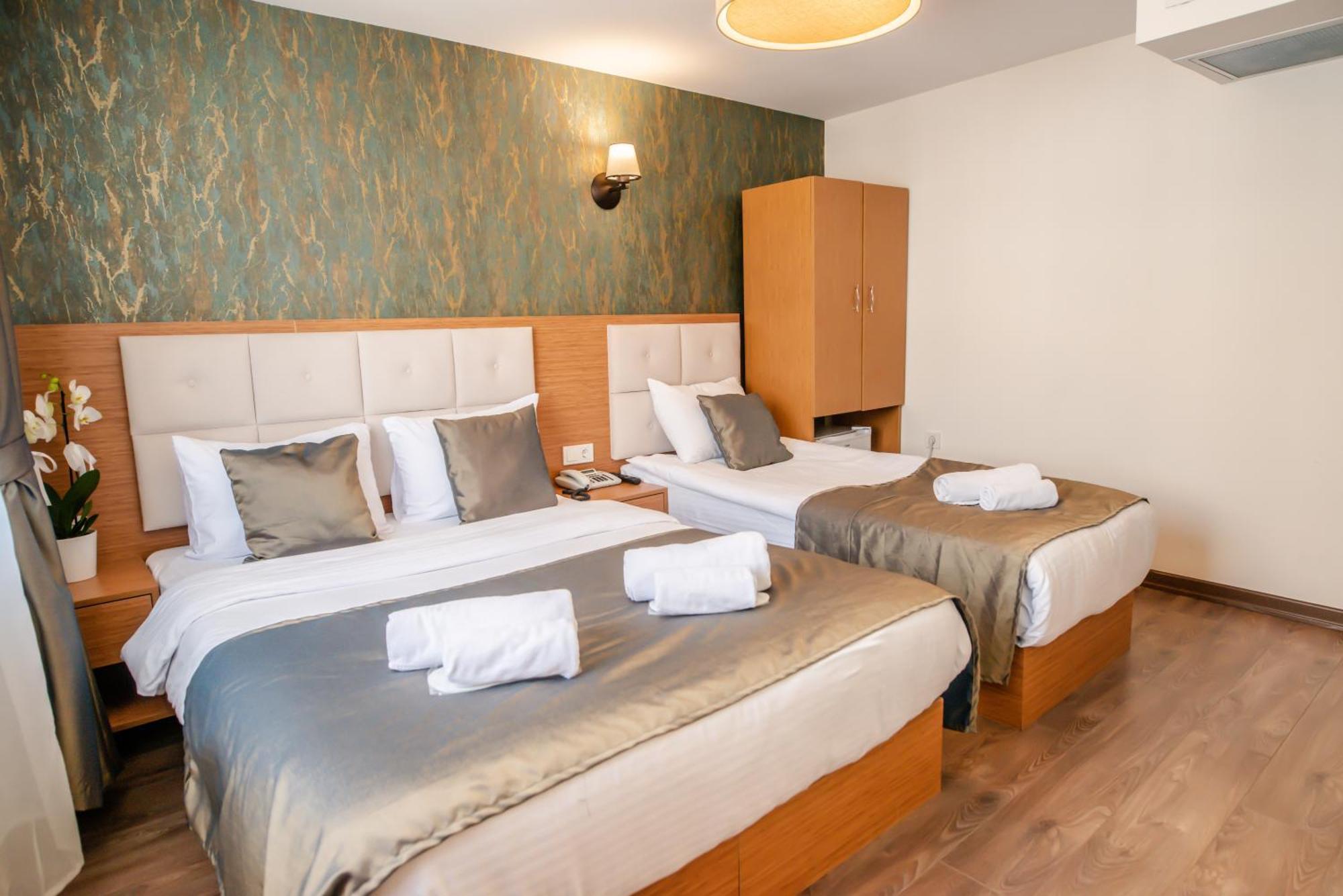 Deluxe Triple Room,1285234459:JPEG